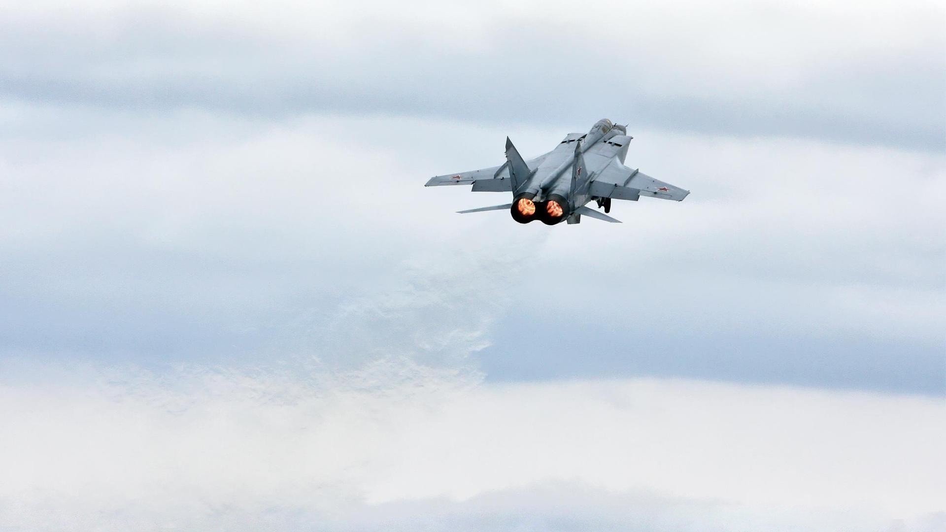 T1新人训练营计划启动，t1训练赛